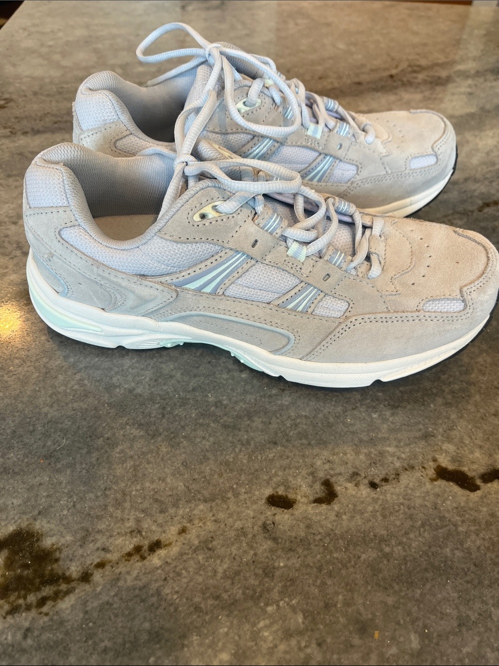 Women's Vionic Light Gray Suede Walking Athletic Sneakers 8 1/2 wide
